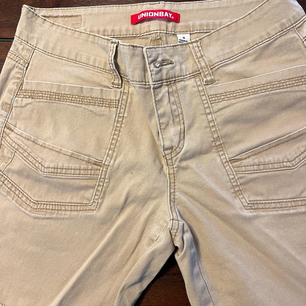 UNIONBAY Light Tan Cargo Shorts size 9